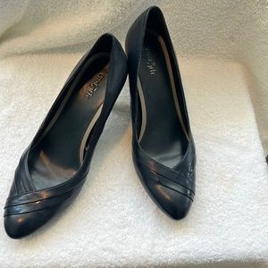 Navy, East 5th heels